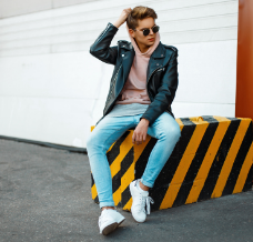 Jak nosić męskie sneakersy? Stylizacje przygotowane przez naszych stylistów
