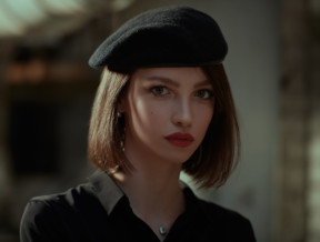 Jak nosić beret damski? Porady stylizacyjne