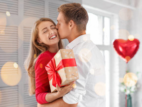 Stylizacje walentynkowe, czyli co założyć 14 lutego? 5 inspiracji