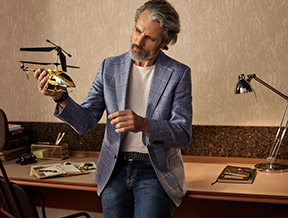Jeansy męskie w stylu smart casual. Dowiedz się, jak dobrać i nosić męskie jeansy