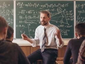 Prezent na Dzień Nauczyciela – co kupić swojemu ulubionemu mentorowi?