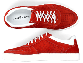 Z czym łączyć kolorowe sneakersy? Męskie stylizacje na każdą okazję