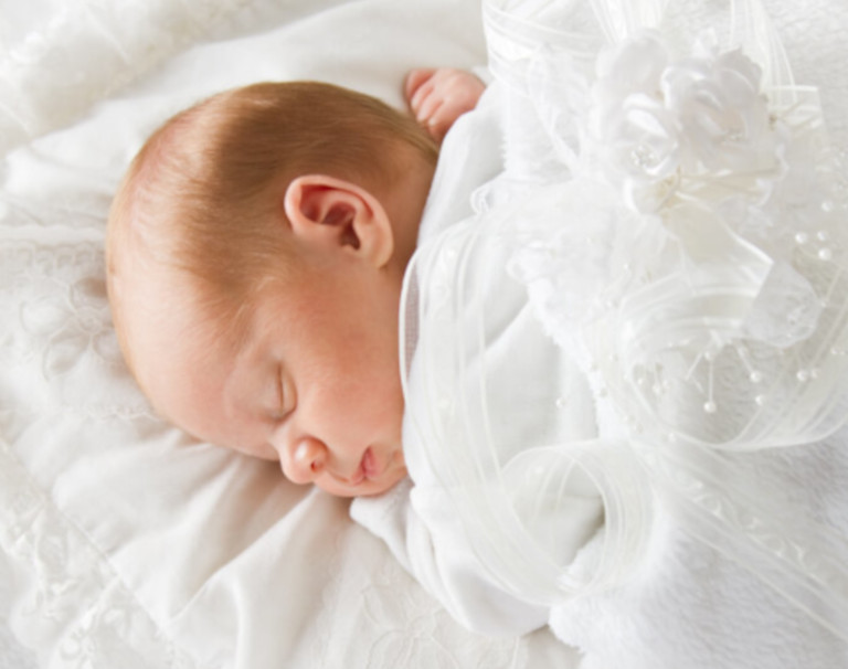 Prezent na chrzest – elegancja od pierwszej chwili