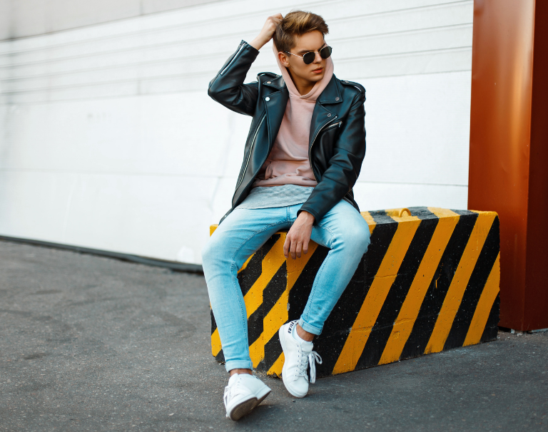 Jak nosić męskie sneakersy? Stylizacje przygotowane przez naszych stylistów
