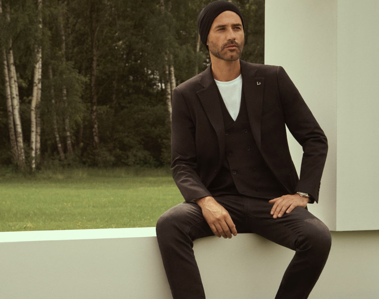 Casual Friday – 7 stylizacji do biura na luzie