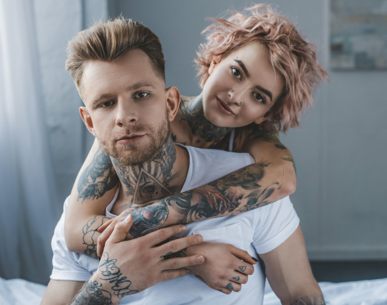 Tatuaże – jak stylowo je podkreślać?