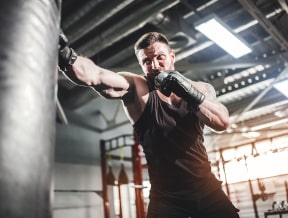 Boks – czy to sport dla Ciebie? Dowiedz się, co daje trening na ringu