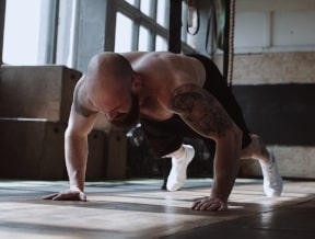 Hyrox: coś więcej niż crossfit. Czy to sport dla Ciebie?