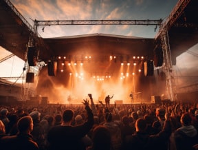 Jak się ubrać na koncert na stadionie? 6 modnych stylizacji