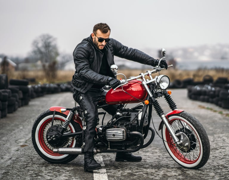 Jak się ubrać na motocykl wygodnie, ale i stylowo? Podpowiadamy!