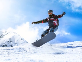 Jak się ubrać na snowboard? Dobieramy funkcjonalny strój
