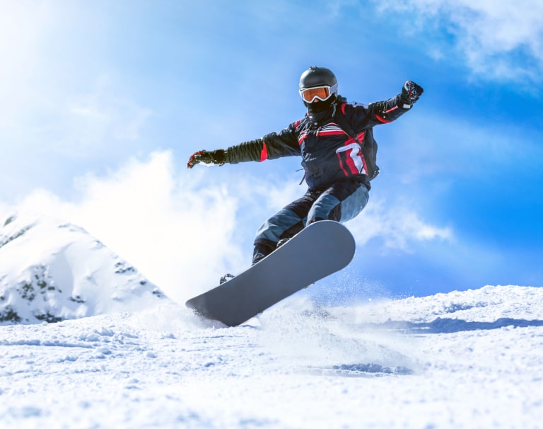 Jak się ubrać na snowboard? Dobieramy funkcjonalny strój
