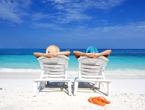 Jak wybrać klapki na plażę? Sprawdź pomysły od Lancerto!