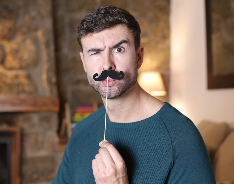 Modne wąsy: 6 propozycji stylizacji wąsów dla szykownego mężczyzny