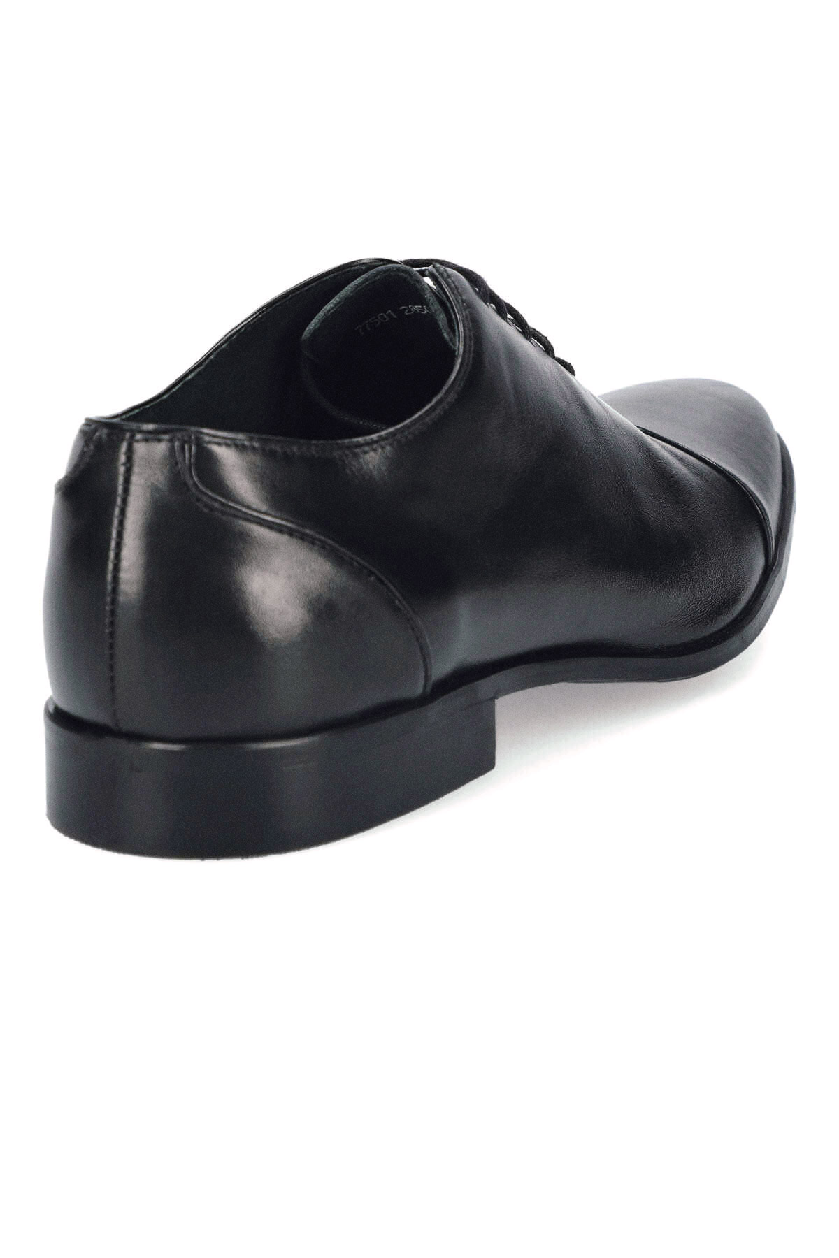 Buty James