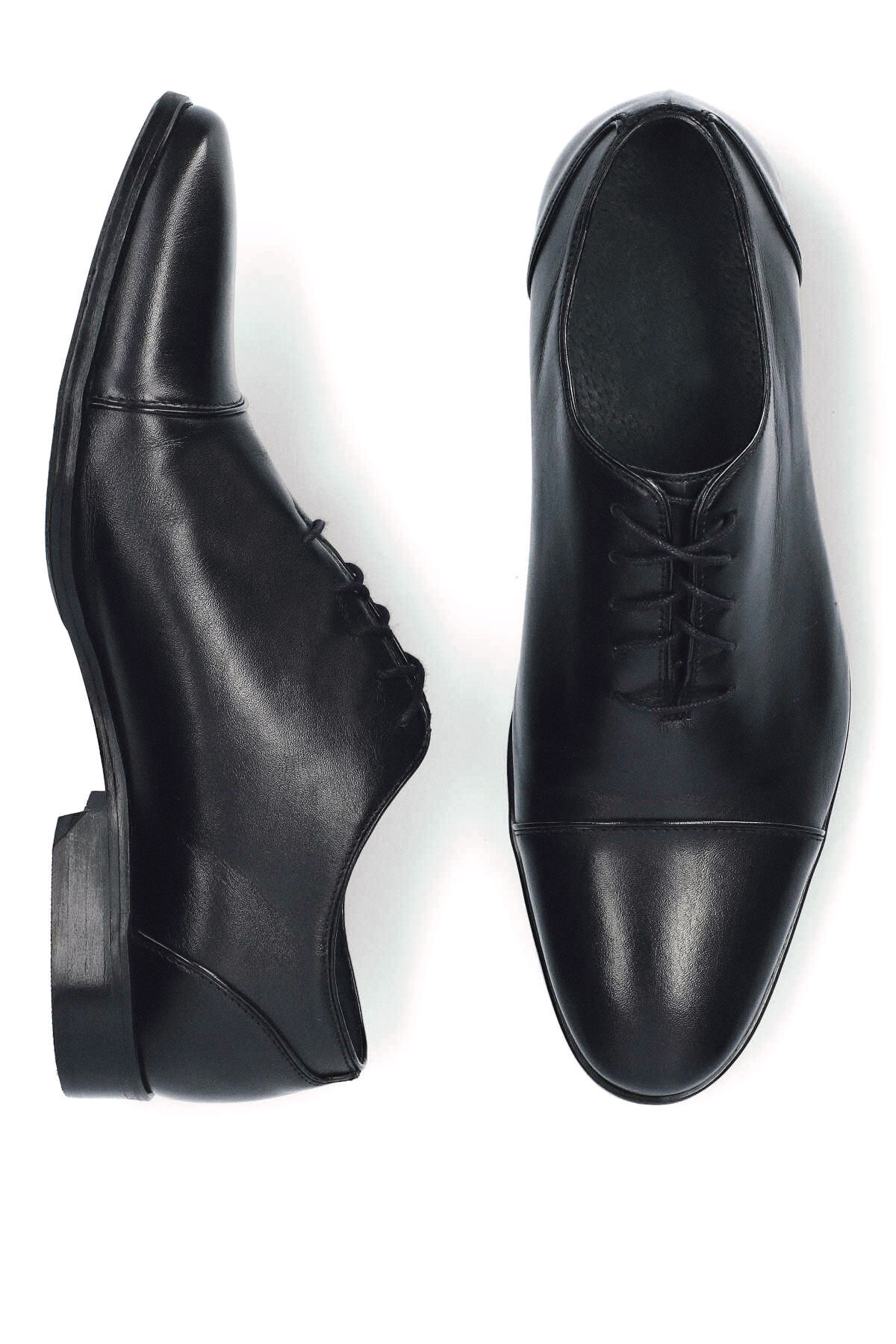 Buty James